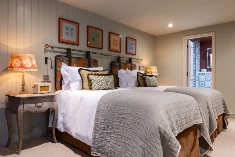 Cover Image for Really Comfy room